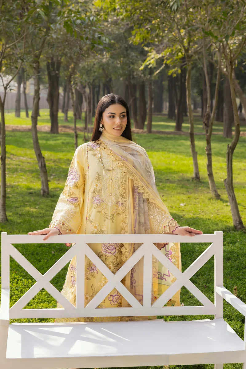 Gardenia Luxury embroiderd lawn