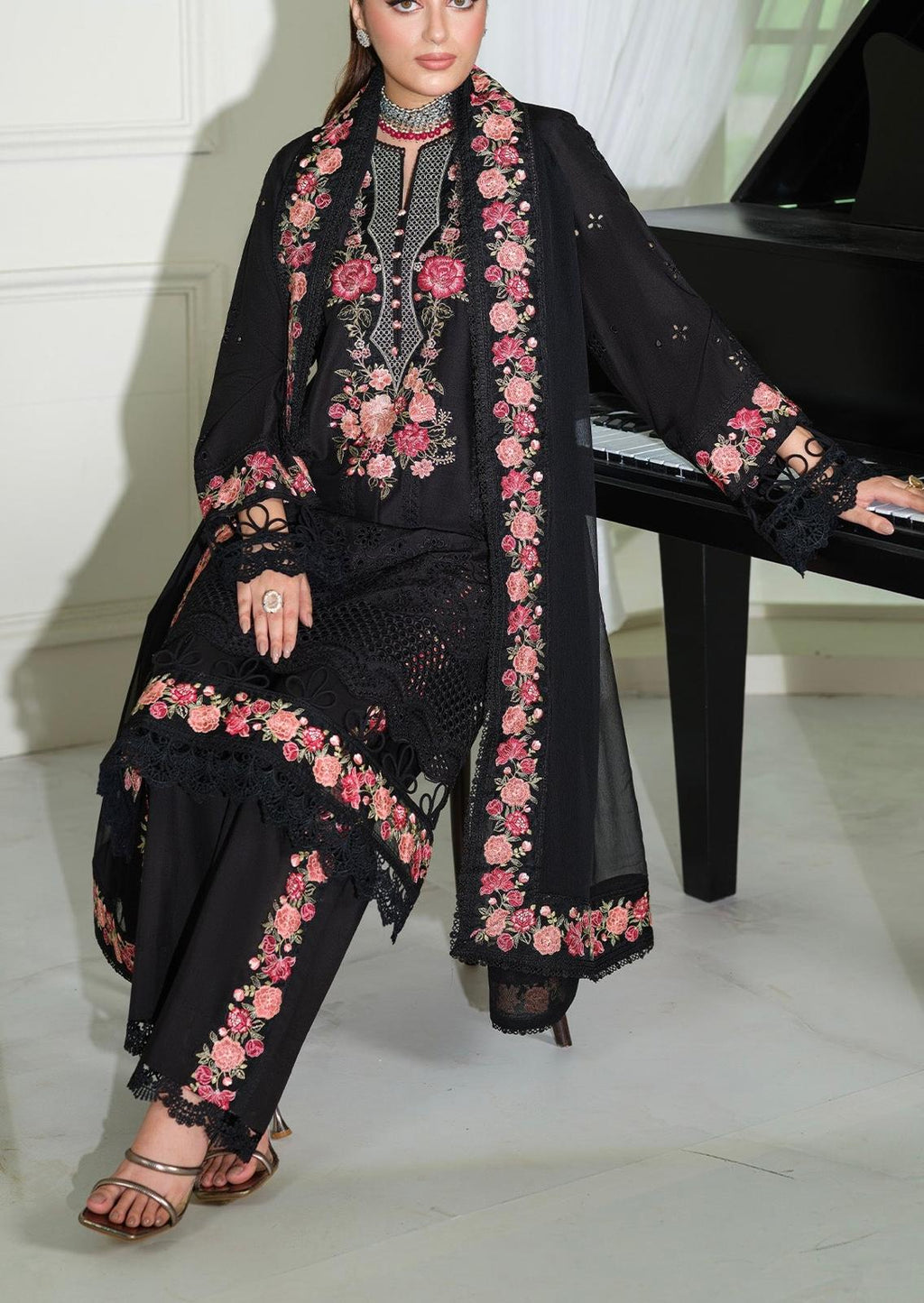 Gorgeous viscose chicken Kari